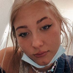 Meet your Posher, Miya